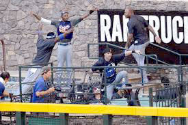 Dodgers in the Diamondbacks pool